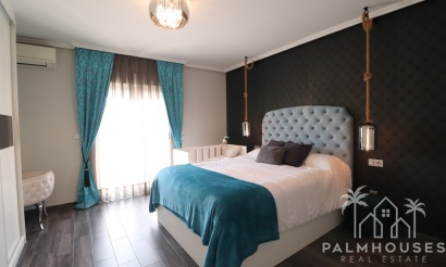 Resale - House - Redován