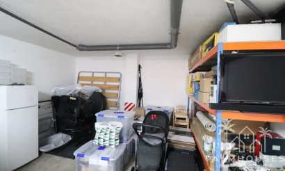 Resale - House - Redován