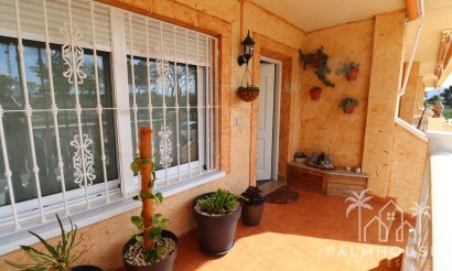 Resale - House - Redován