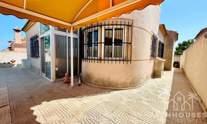 Resale - Villa - Torrevieja - Costa Blanca