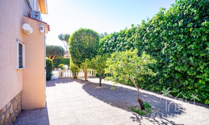 Venta - Villa - Benidorm - Benidorm Centro