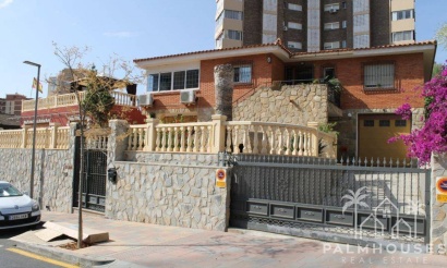 Venta - Villa - Benidorm - Benidorm Centro
