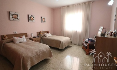 Resale - Villa - Benidorm - Benidorm Centro