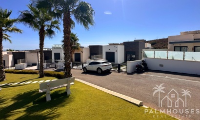 Resale - Villa - San Miguel de Salinas - Inland