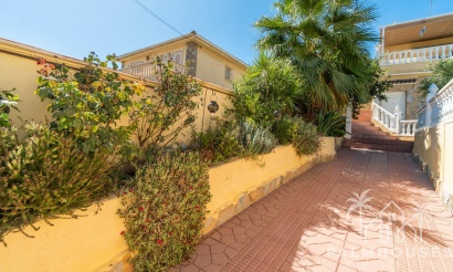 Resale - Villa - Orihuela Costa - Los Balcones