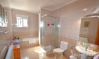 Revente - Villa - Campos del Río - Inland