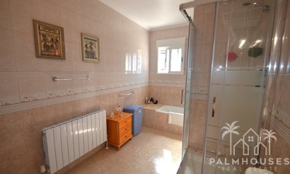 Revente - Villa - Campos del Río - Inland