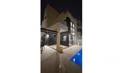 Resale - Villa - Orihuela - Punta Prima