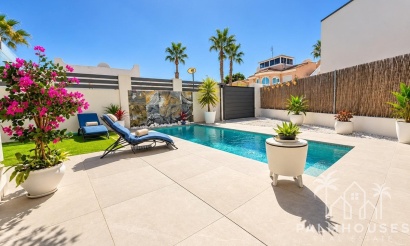 Resale - Villa - San Miguel de Salinas - San Miguel de Salinas Centro